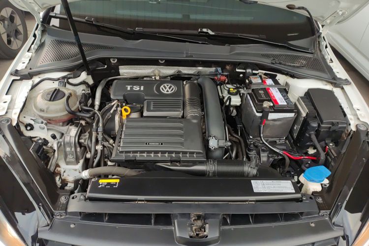 大众 高尔夫 2017款 280TSI 自动R-Line百万辆纪念版机舱底盘24