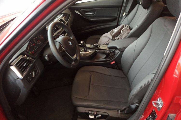 宝马3系 2016款 316i 时尚型局部细节19