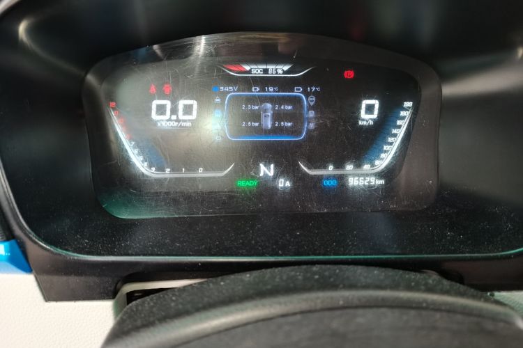 SRM鑫源 好运 2023款 标准型客车 6座中控内饰14