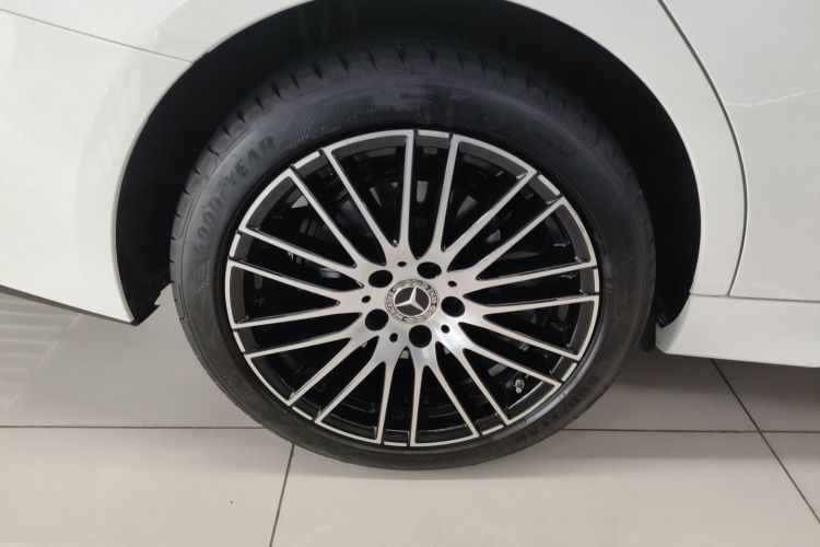 奔驰C级 2025款 C 260 L 运动版车身外观6008