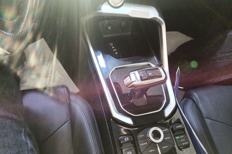 哈弗H6 2017款 红标 2.0T 自动两驱智尚型局部细节18