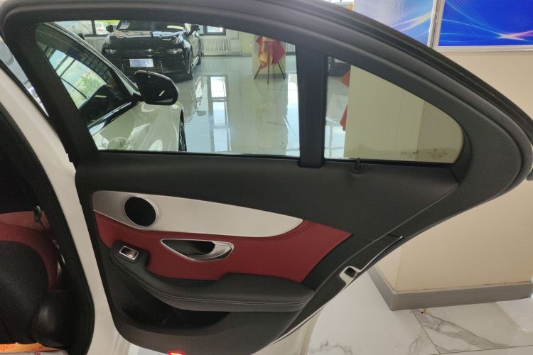 奔驰C级 2018款 C 200 运动版中控内饰45