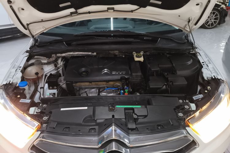 雪铁龙 世嘉 2013款 三厢 1.6L 自动品享型局部细节24