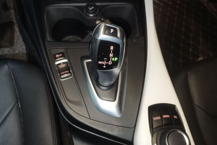 宝马1系(进口) 2016款 118i 都市设计套装中控内饰18