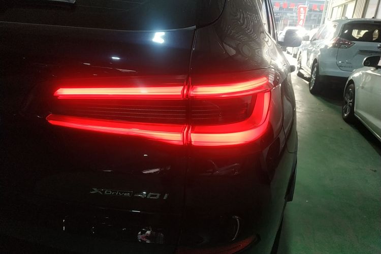 宝马X5(进口) 2021款 xDrive40i M运动套装车身外观9