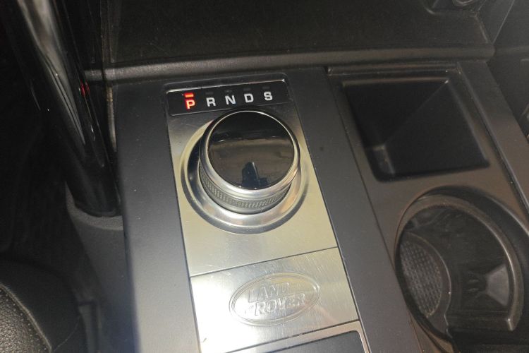 路虎 发现 2019款 3.0 SC V6 SE中控内饰18