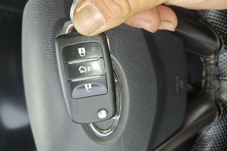 长安欧尚A800 2017款 1.6L 手动标准型中控内饰11