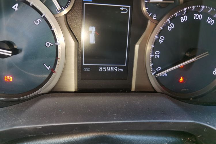 丰田 普拉多 2019款 3.5L 自动TX-L尊享版后挂备胎中控内饰15