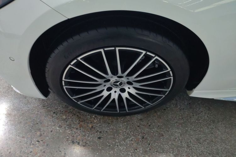 奔驰C级 2023款 C 260 L 运动版车身外观6007