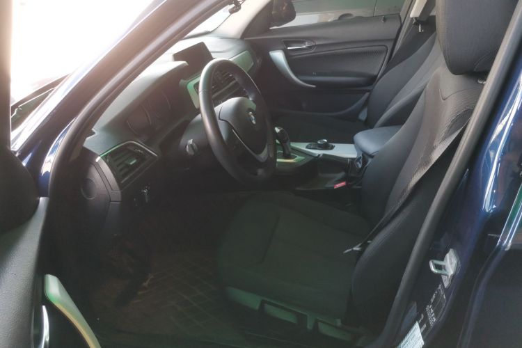 宝马1系(进口) 2018款 118i 领先型中控内饰19