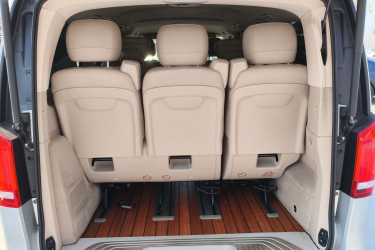 奔驰V级 2016款 V 260 领航版机舱底盘23