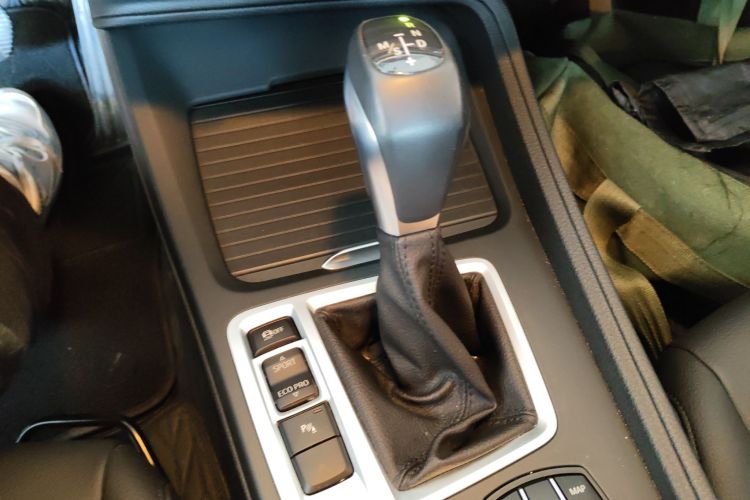 宝马1系 2019款 118i 时尚型中控内饰18