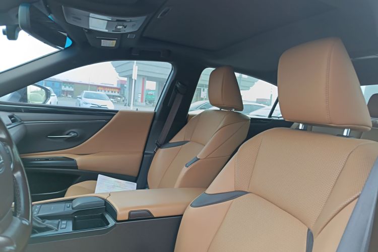 雷克萨斯ES 2020款 200 卓越版中控内饰22