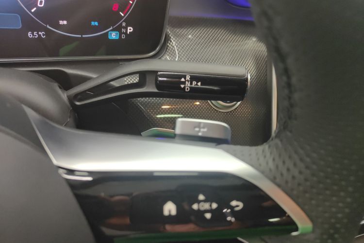 奔驰C级 2025款 C 260 L 运动版中控内饰18