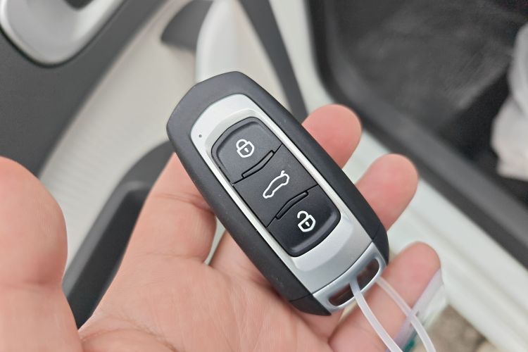 睿蓝汽车 睿蓝蓝气球 2025款 活力版中控内饰11