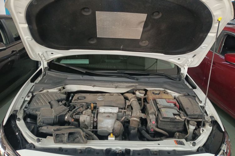 别克 英朗 2019款 18T 自动互联精英型 国VI机舱底盘24