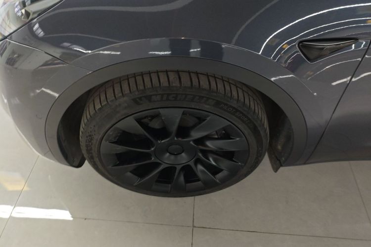 特斯拉 Model Y 2022款 后轮驱动版车身外观6007