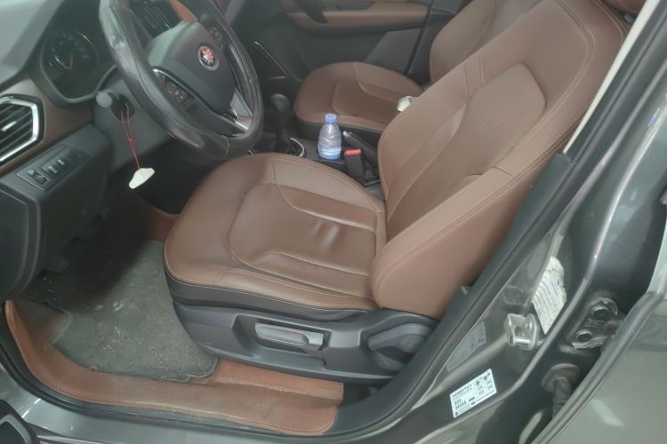 一汽 森雅R7 2016款 1.6L 手动豪华型局部细节19