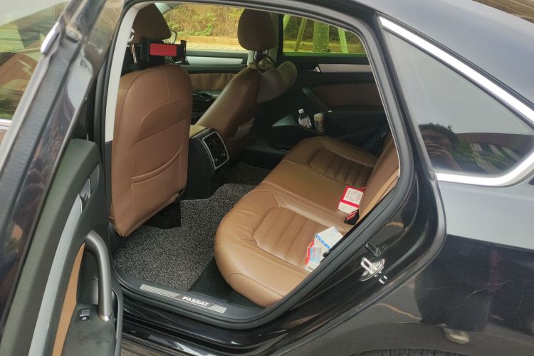 大众 帕萨特 2014款 1.8TSI DSG御尊版中控内饰21