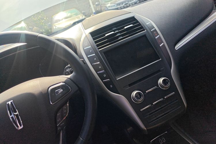 林肯MKC 2019款 2.0T 两驱尊享版 国V中控内饰18