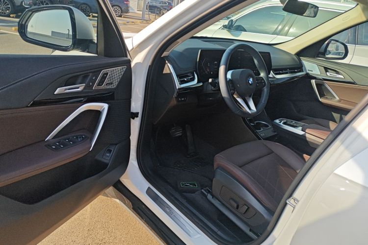 宝马X1 2023款 sDrive25Li X设计套装中控内饰20