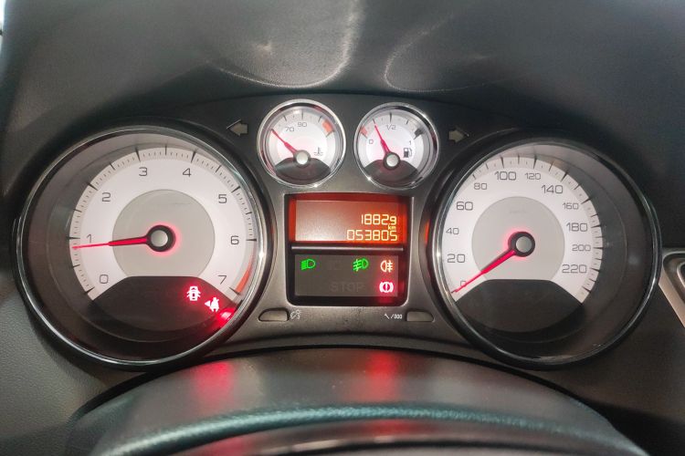 标致308 2014款 乐享版 经典 1.6L 手动风尚型局部细节14