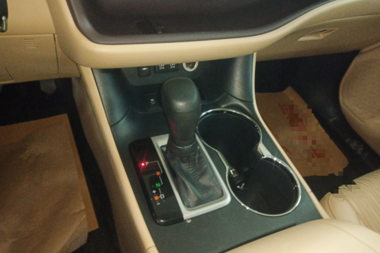 丰田 汉兰达 2018款 2.0T 四驱精英版 7座 国VI中控内饰18