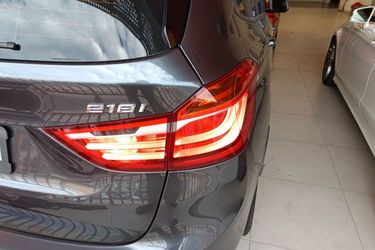 宝马2系多功能旅行车 2015款 218i 运动设计套装车身外观6006