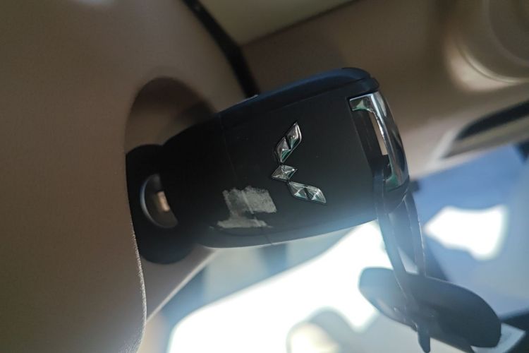 五菱汽车 宏光MINIEV 2025款 四门版 进阶款中控内饰7001