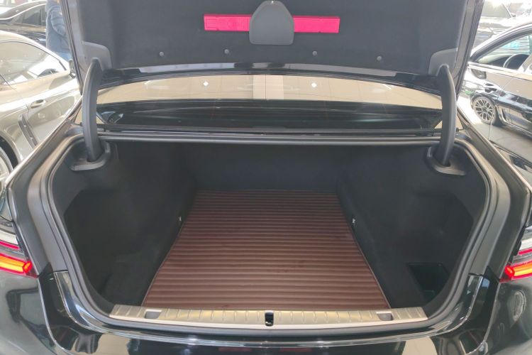 宝马7系 2019款 改款 730Li M运动套装机舱底盘23