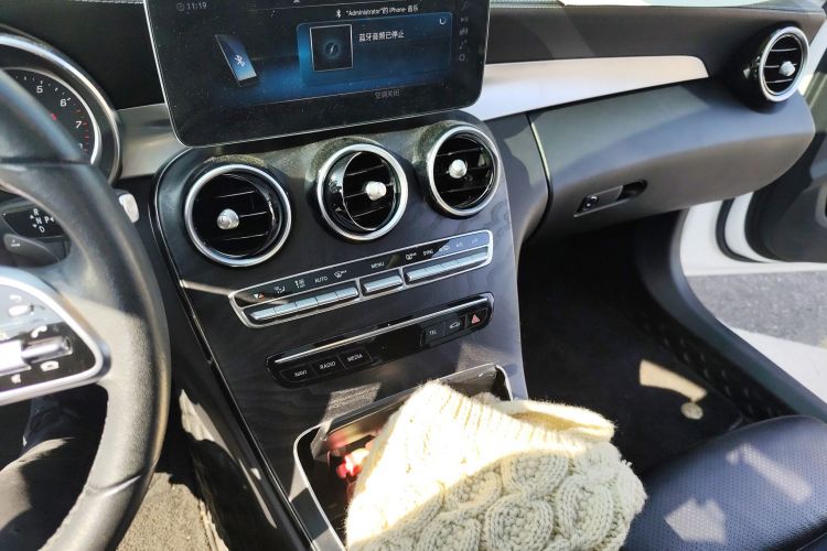 奔驰C级 2019款 C 260 L 运动版中控内饰16