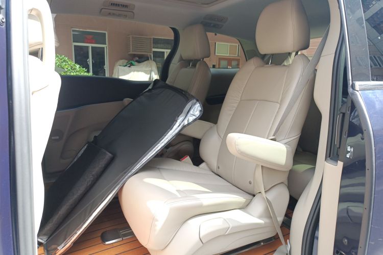 别克GL8 2014款 3.0L XT豪华商务旗舰版中控内饰7004