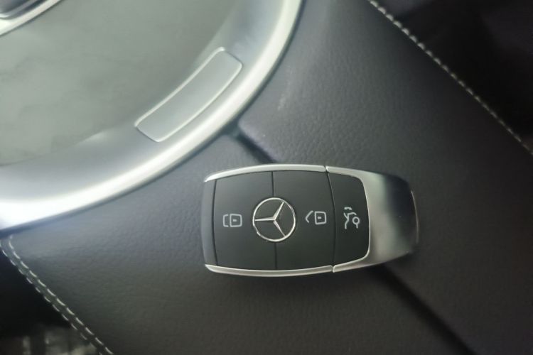 奔驰C级 2021款 C 200 L 时尚型运动版中控内饰11