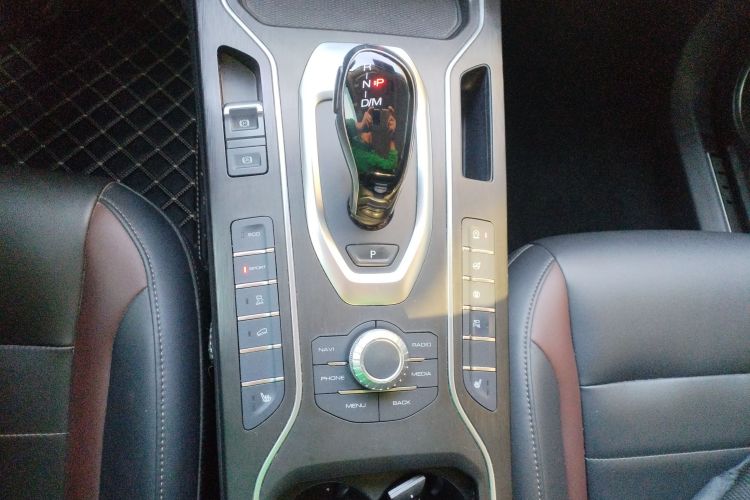 魏牌 VV5 2020款 1.5T 两驱智先锋局部细节18