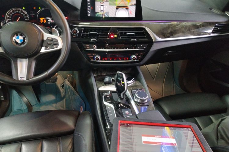 宝马6系GT 2018款 630i M运动套装中控内饰18