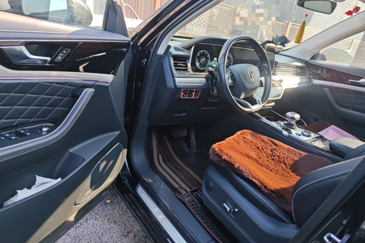 红旗HS5 2019款 2.0T 智联旗享版中控内饰20