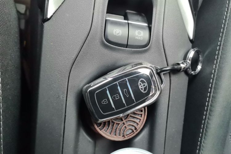 丰田 卡罗拉 2023款 1.8L 智能电混双擎 精英版中控内饰11