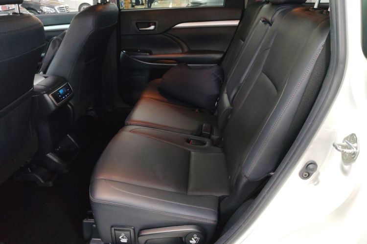 丰田 汉兰达 2018款 2.0T 四驱豪华版 7座 国VI中控内饰21