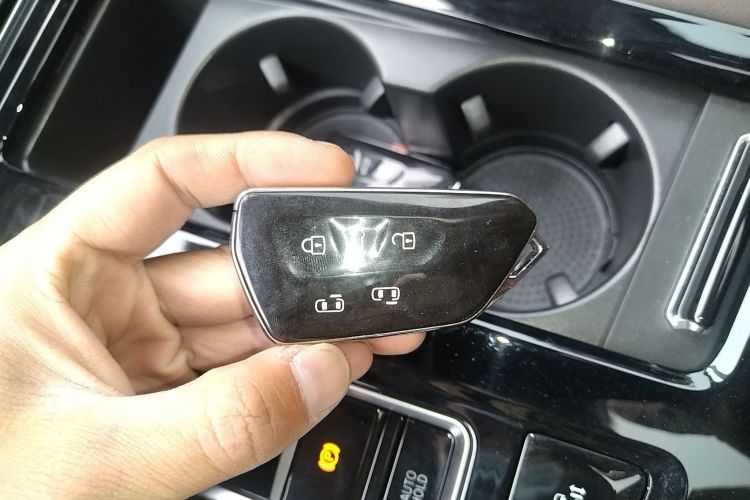 大众 威然 2024款 380TSI 尊贵版中控内饰11