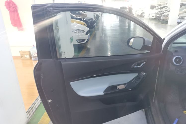 奇瑞新能源 小蚂蚁 2022款 甜粉款 全糖版 三元锂 30kW 301km中控内饰7007