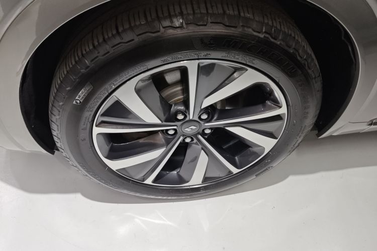 理想汽车 理想ONE 2021款 增程6座版车身外观35