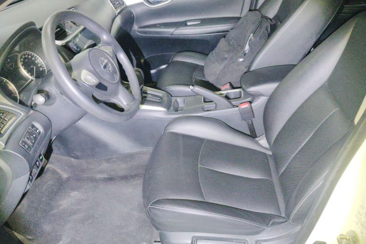 日产 轩逸 2021款 经典 1.6XE CVT舒适版局部细节19