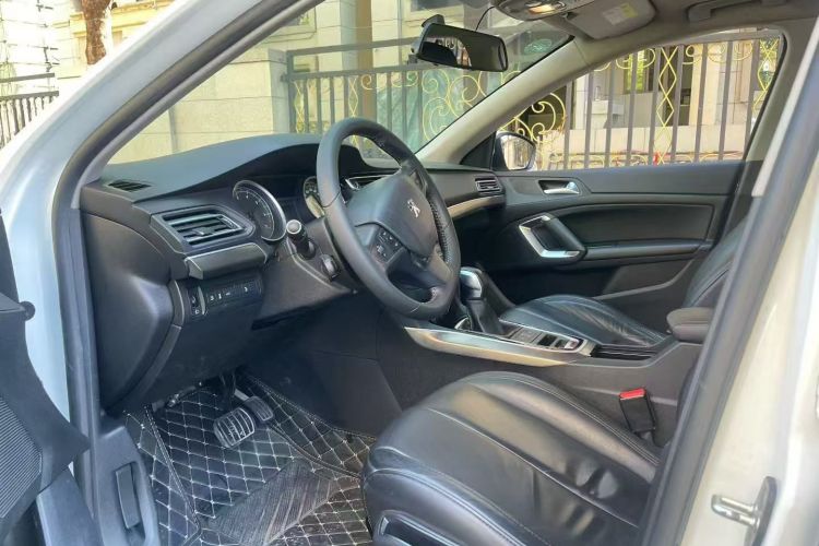 标致408 2016款 1.6T 自动豪华版中控内饰19