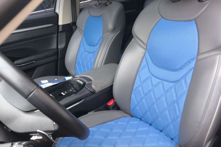 哈弗H6 2021款 第三代 1.5T 自动两驱Pro中控内饰19