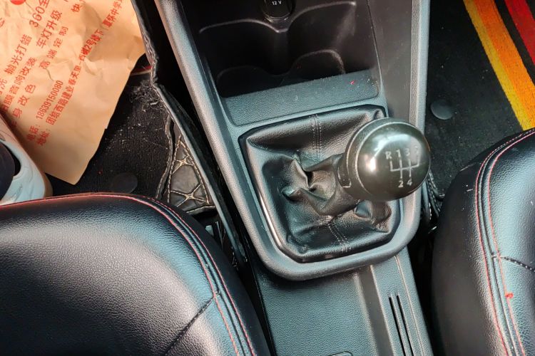 大众 桑塔纳 2016款 1.6L 手动风尚版中控内饰18