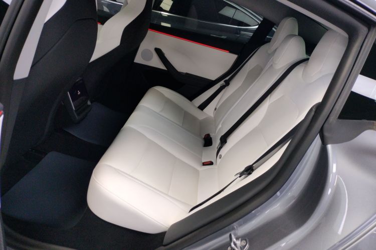 特斯拉 Model 3 2024款 高性能全轮驱动版中控内饰7004