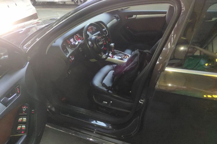 奥迪A4L 2015款 35 TFSI 自动标准型中控内饰19