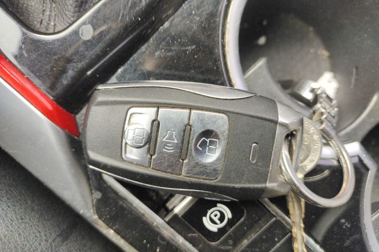 哈弗H2 2017款 蓝标 1.5T 手动两驱豪华型中控内饰11