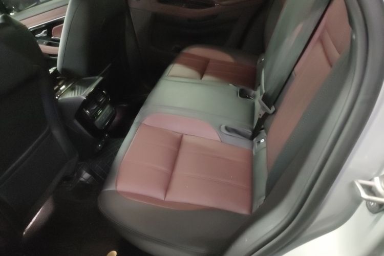 路虎 揽胜极光 2022款 极光L 249PS R-Dynamic 豪华版中控内饰21