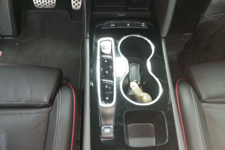 别克 君威 2020款 GS 28T 精英型中控内饰18